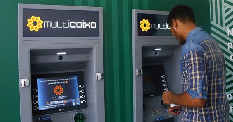 Uso dos canais digitais cresce, mas longas filas nos ATMs continuam